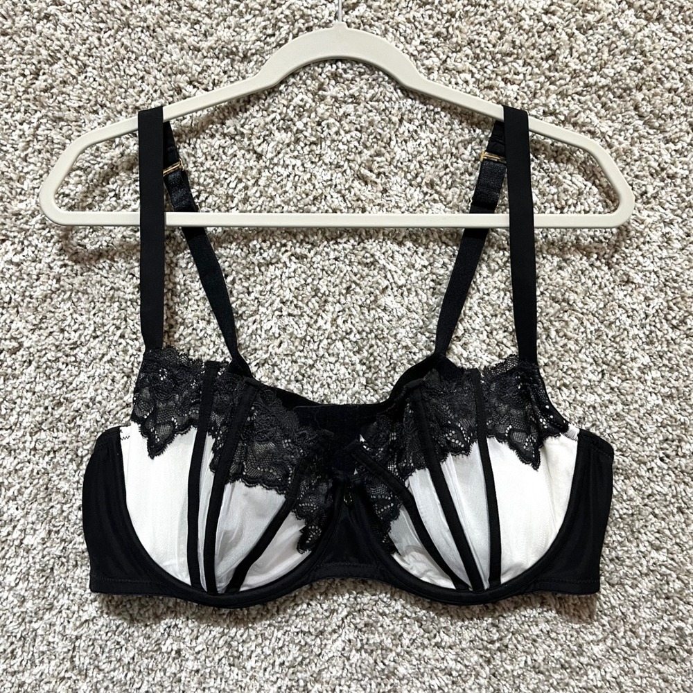 Cacique Bra Women's 46C Black & White Lace Trim Balconette